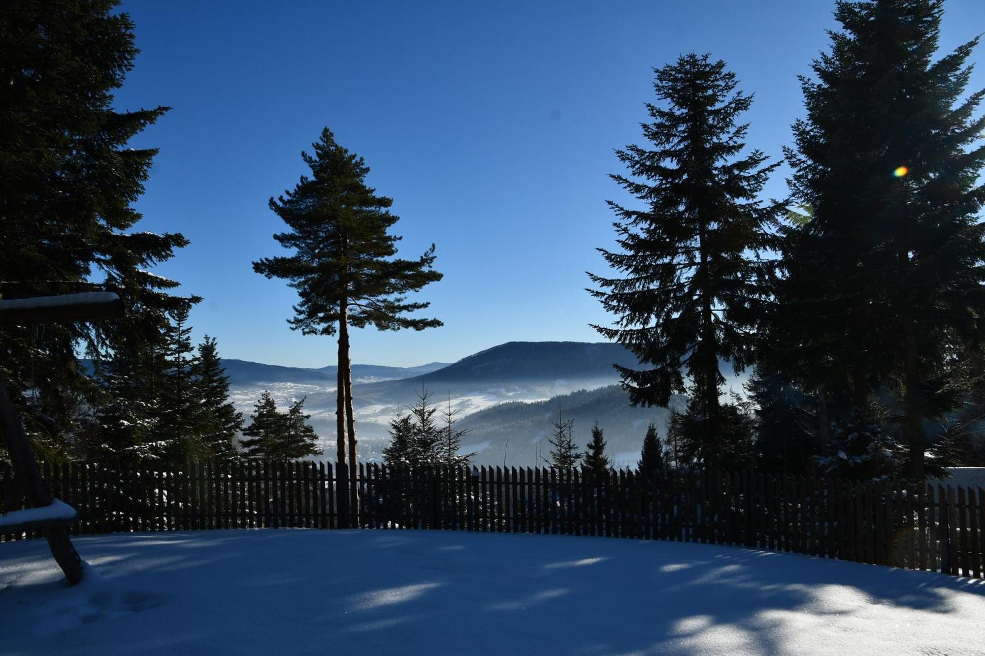 Gosciniec Pod Lubomirem Bed & Breakfast Weglowka  Екстериор снимка