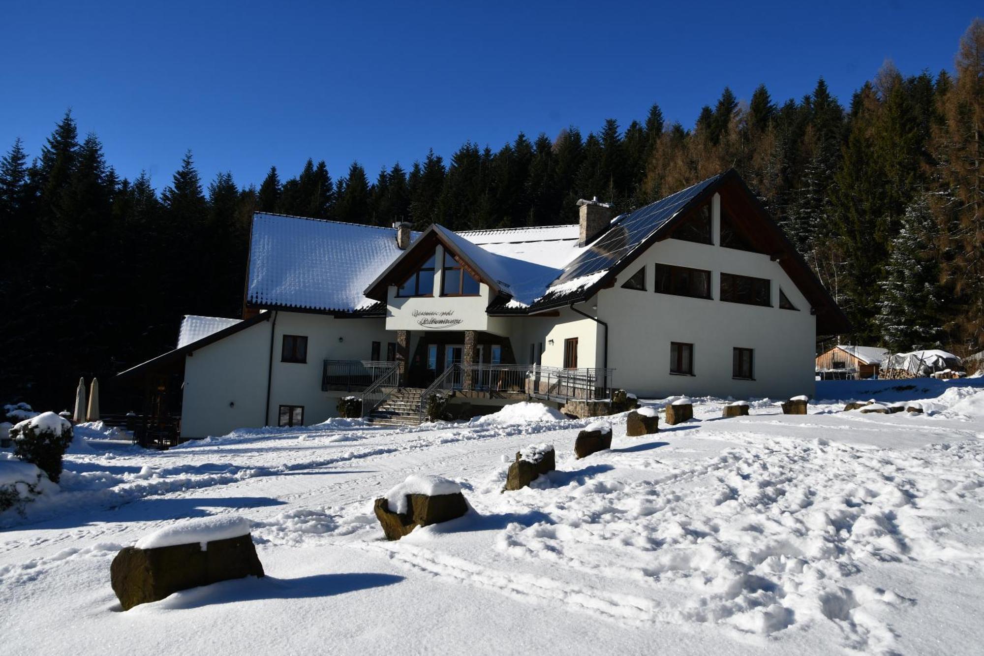 Gosciniec Pod Lubomirem Bed & Breakfast Weglowka  Екстериор снимка