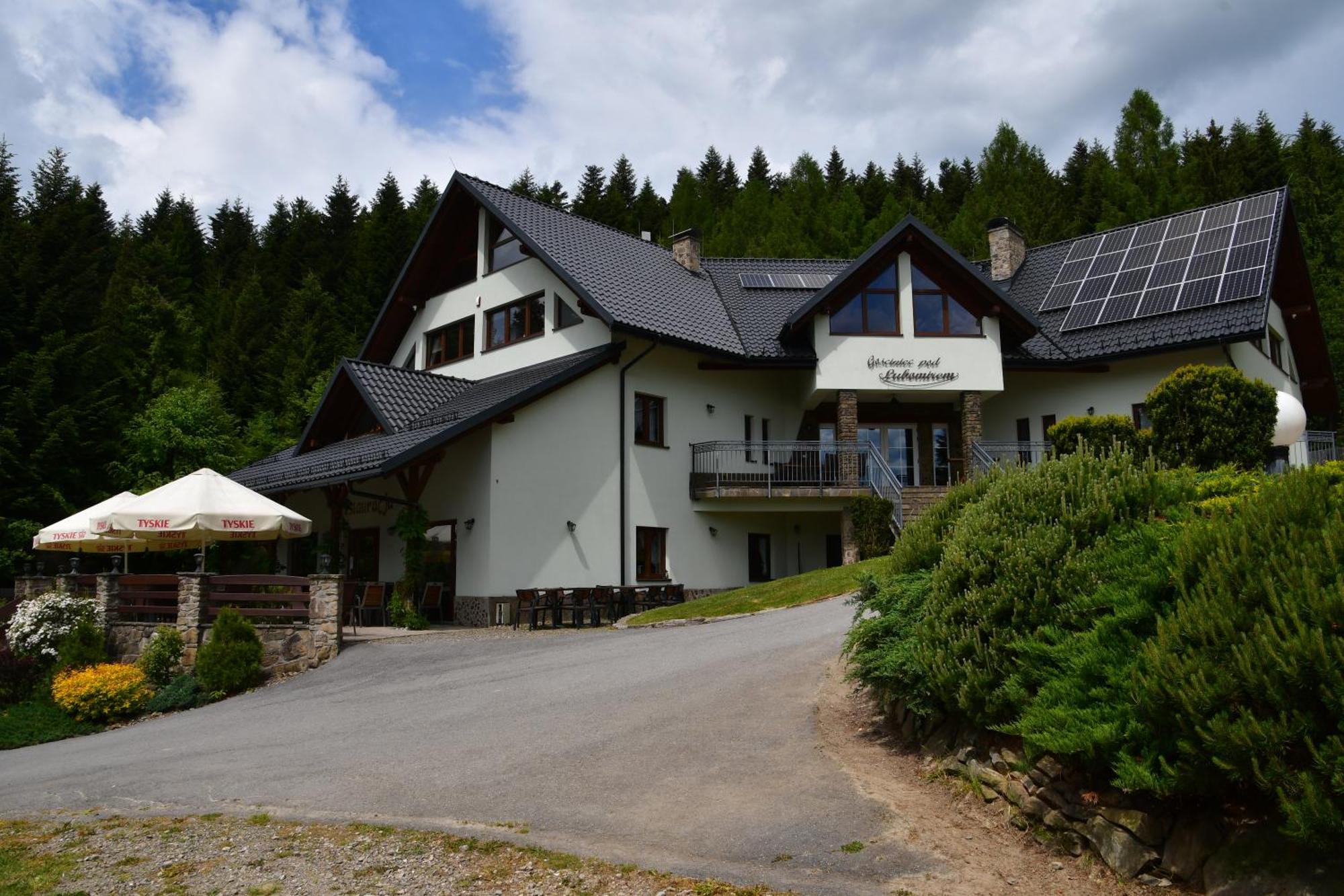 Gosciniec Pod Lubomirem Bed & Breakfast Weglowka  Екстериор снимка